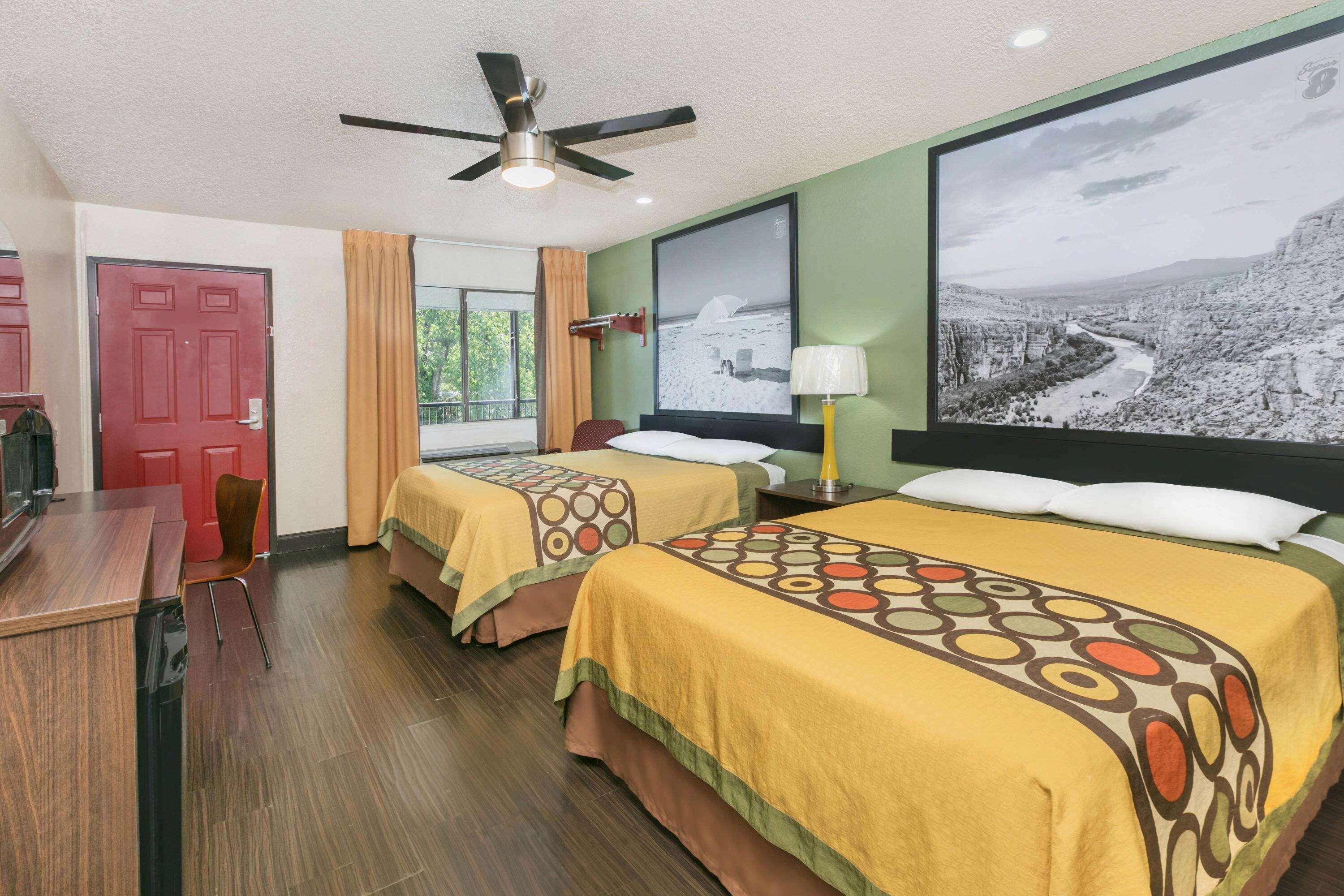 Super 8 By Wyndham Austin University/Downtown Area Extérieur photo