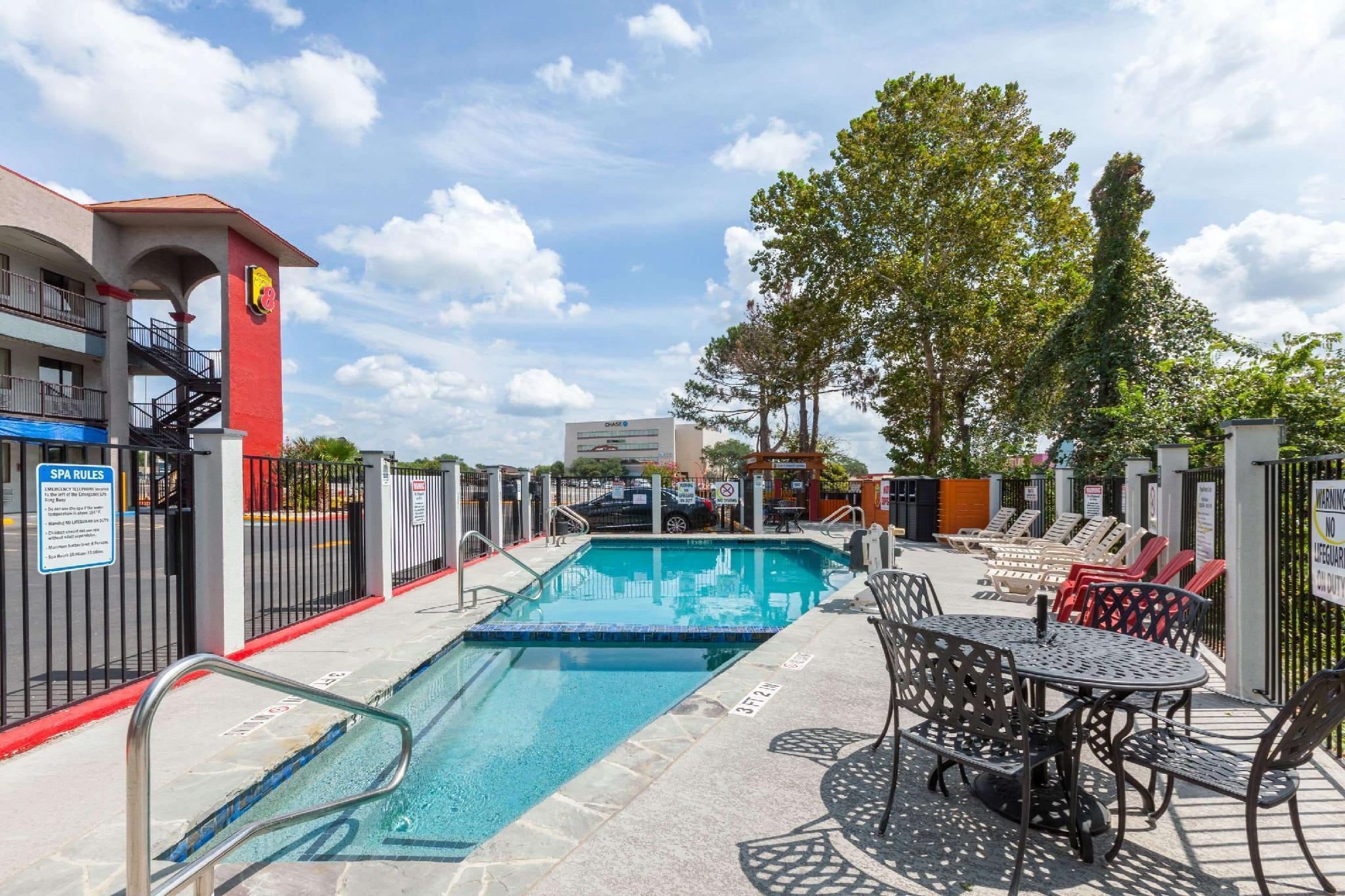 Super 8 By Wyndham Austin University/Downtown Area Extérieur photo