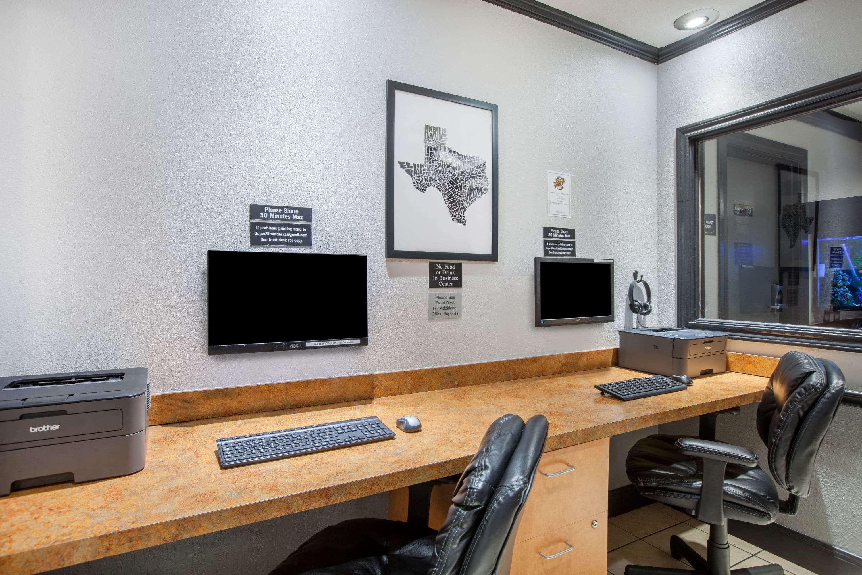 Super 8 By Wyndham Austin University/Downtown Area Extérieur photo