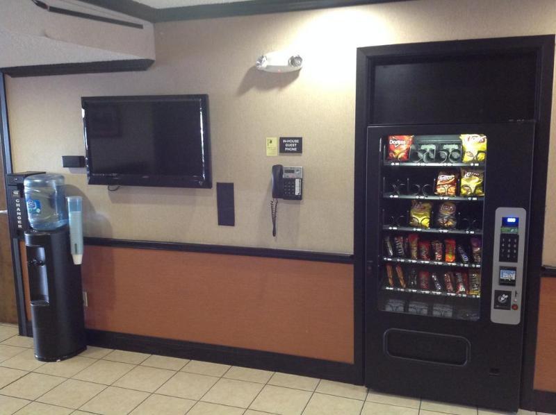 Super 8 By Wyndham Austin University/Downtown Area Extérieur photo