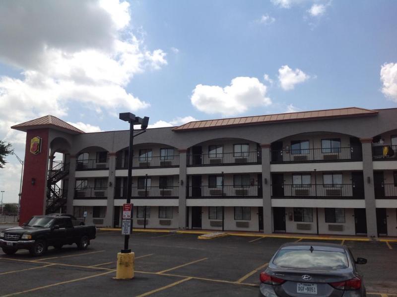 Super 8 By Wyndham Austin University/Downtown Area Extérieur photo