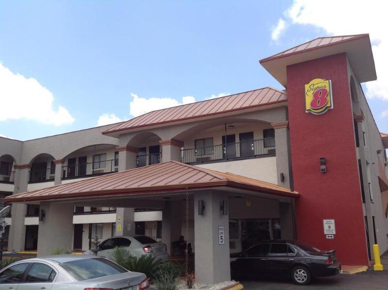 Super 8 By Wyndham Austin University/Downtown Area Extérieur photo