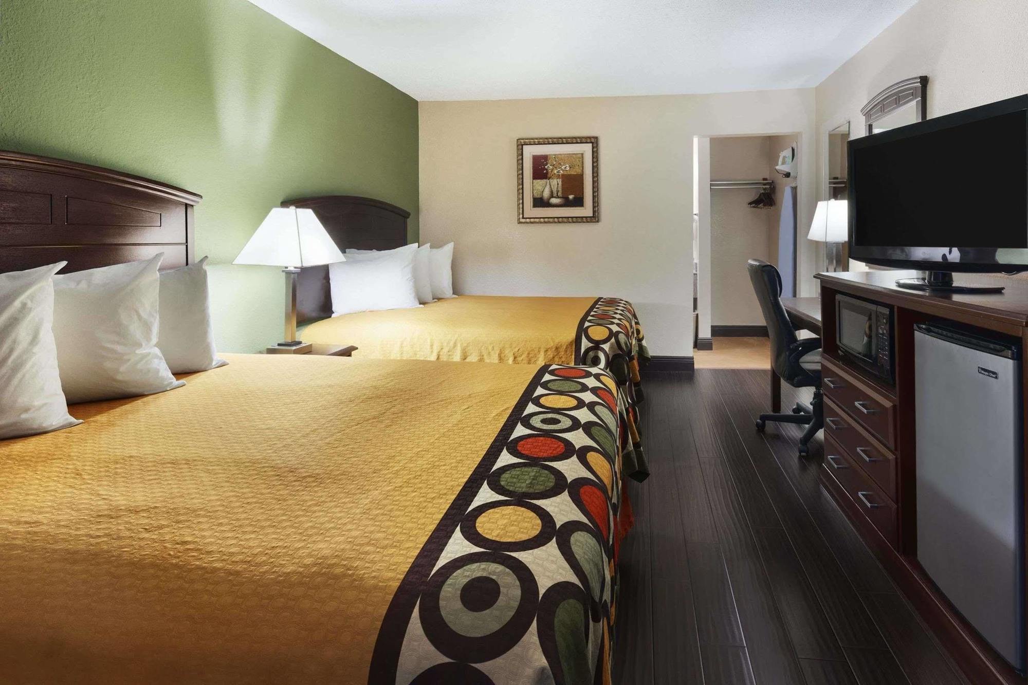 Super 8 By Wyndham Austin University/Downtown Area Extérieur photo
