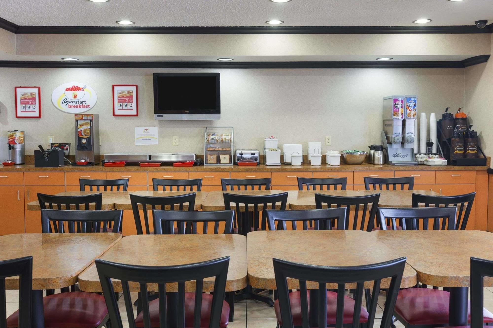 Super 8 By Wyndham Austin University/Downtown Area Extérieur photo