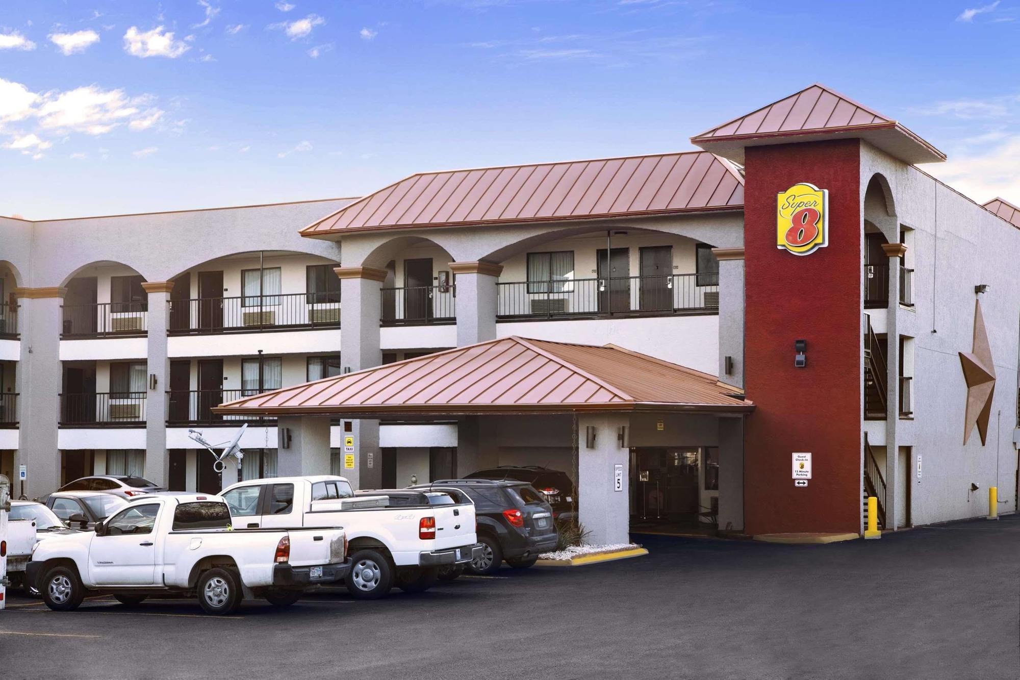Super 8 By Wyndham Austin University/Downtown Area Extérieur photo